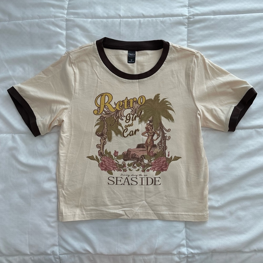 SHEIN Cropped Graphic Tee